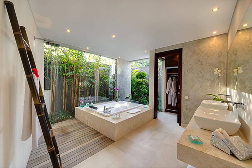 The Layar - Designer Villas & Spa 50/50