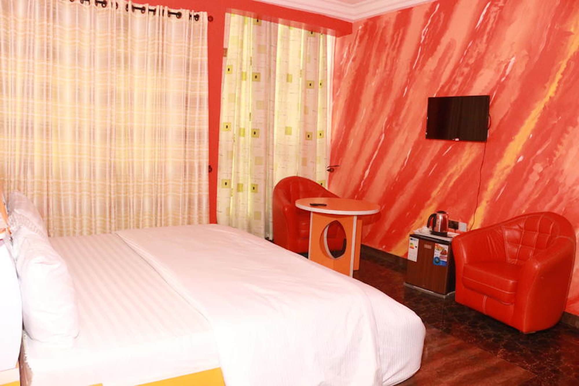 Executive, Queen Bed, Resdon Hotel And Suites 3/4