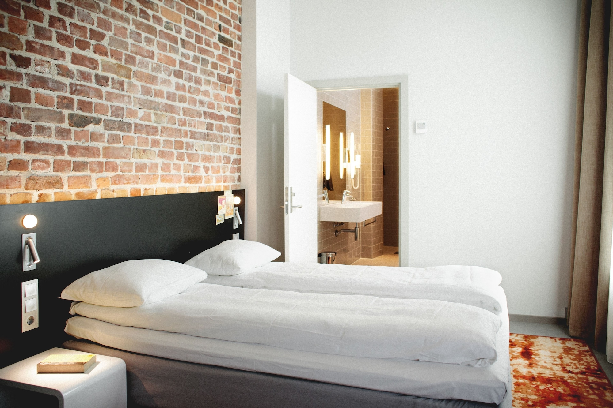 SUPERIOR, DOUBLE BED