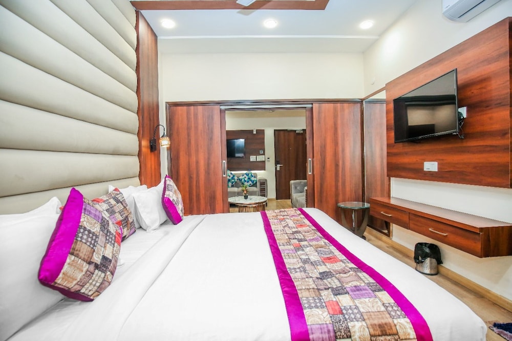 Hotel Karan Residency 20/50