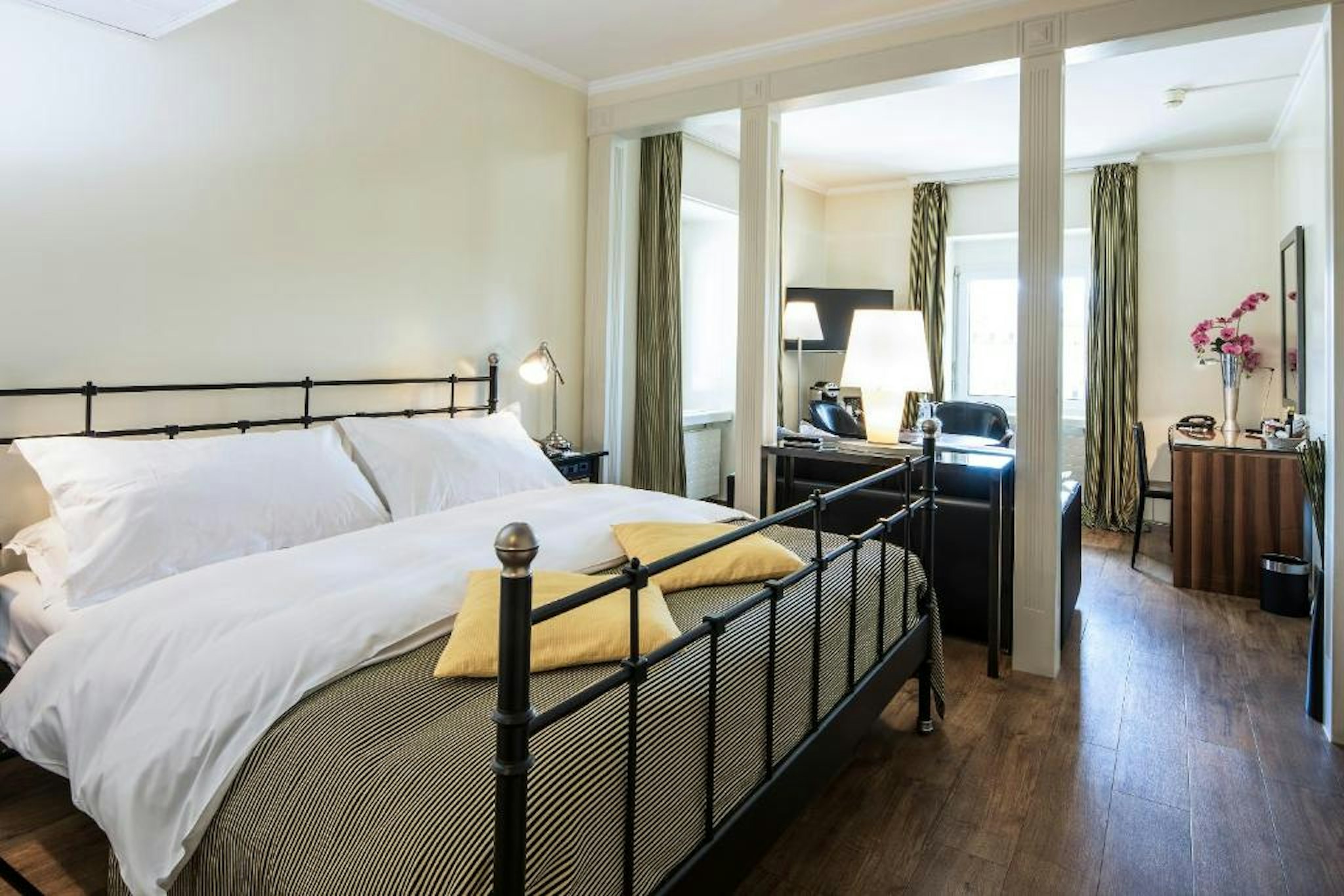Central Plaza Hotel 17/81
