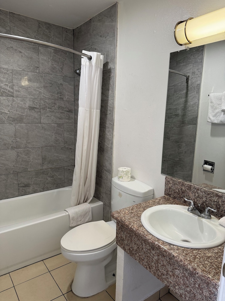 National Inn Garden Grove 52/60