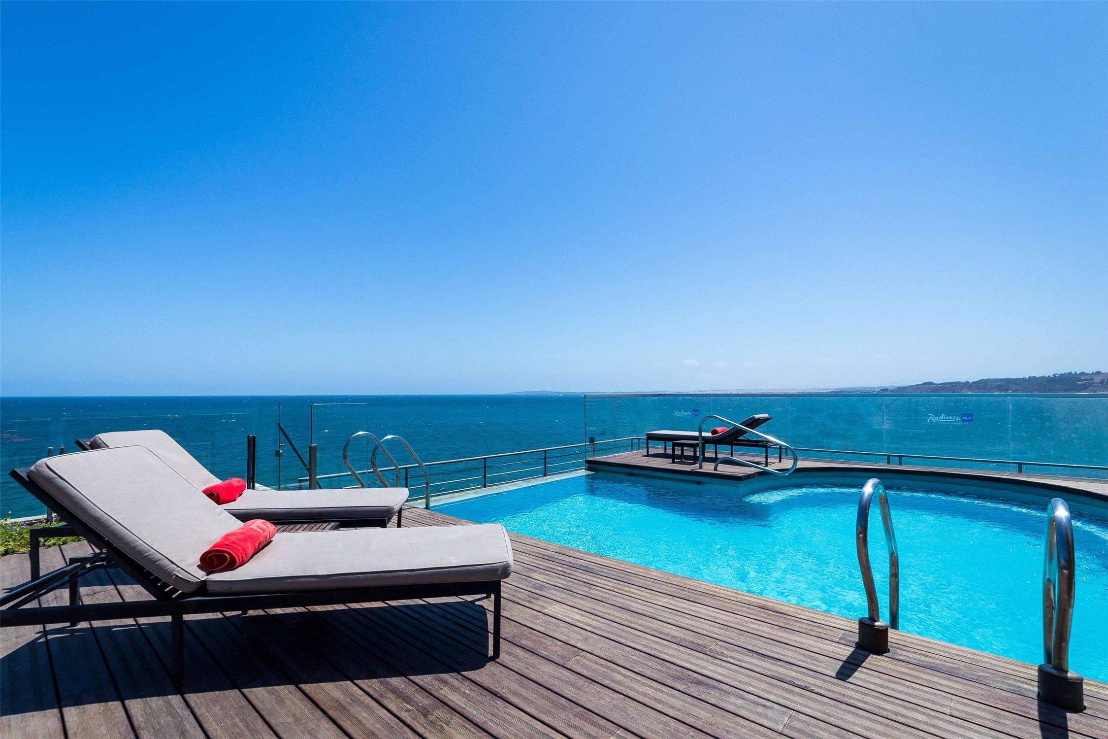 Radisson Blu Acqua Hotel & Spa Concon 22/24