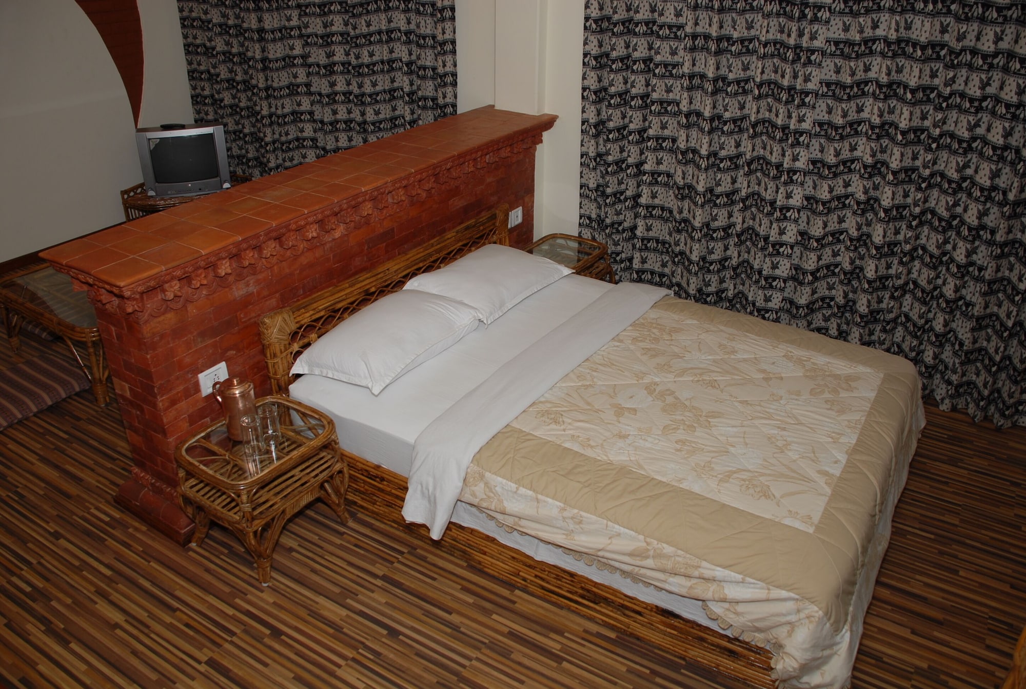 HONEYMOON, STUDIO, SUITE, KING BED, MOUNTAIN VIEW