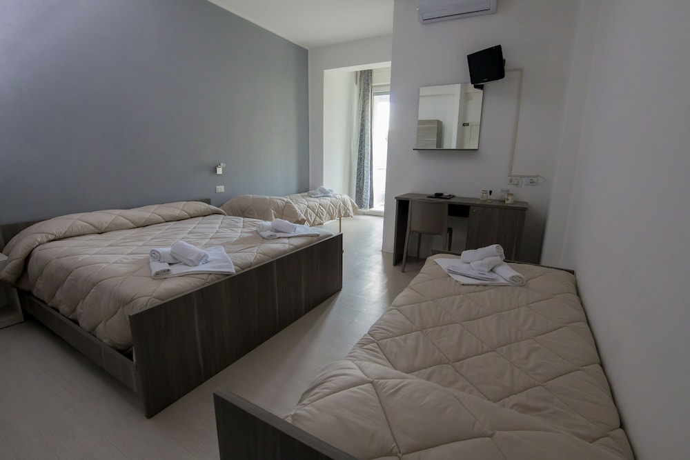 Hotel New Zanarini 7/26