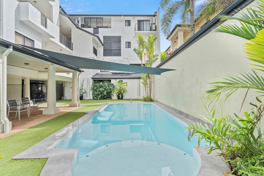 Cairns City Apartments 56/61