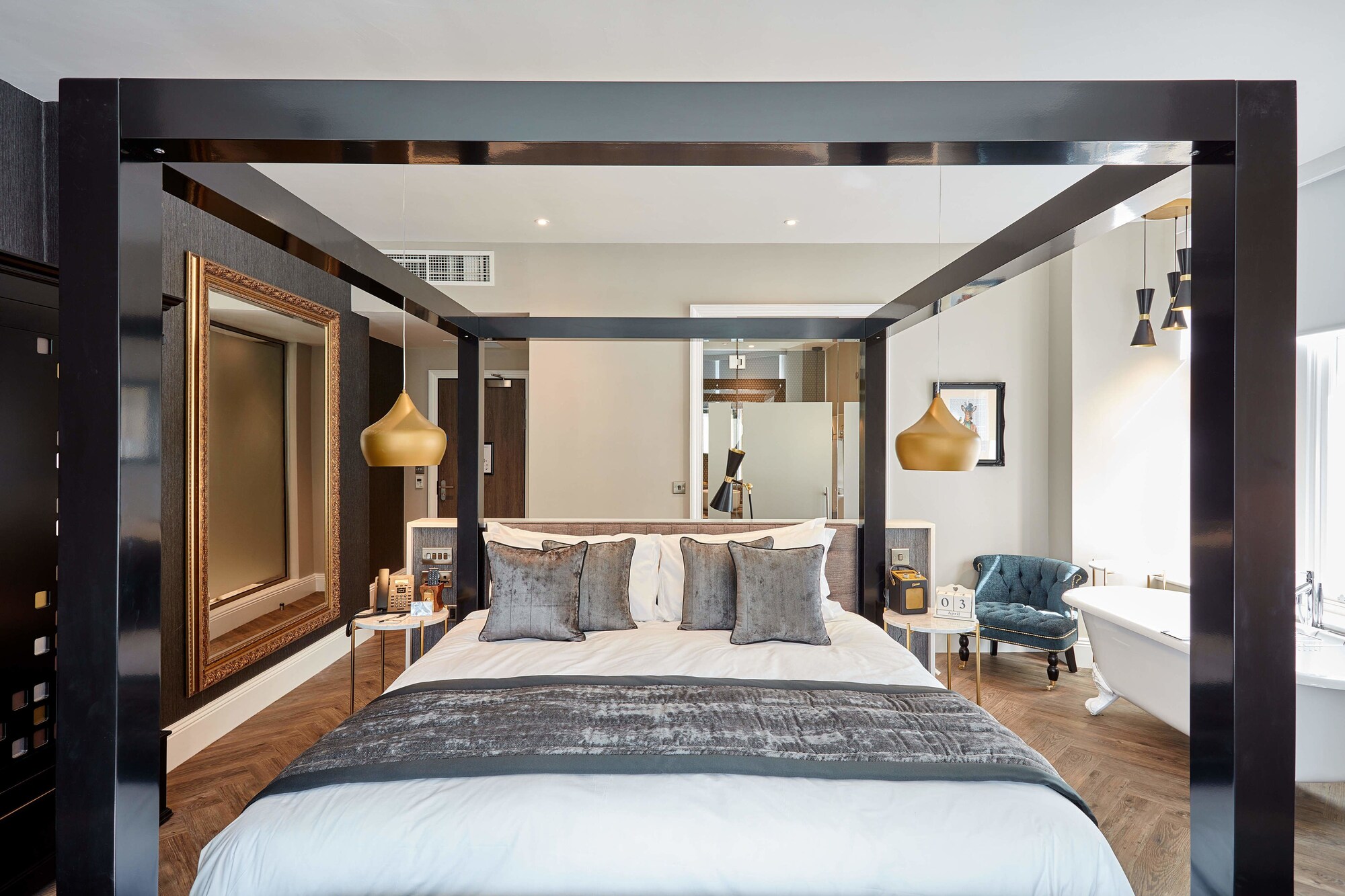 Suite, King Bed