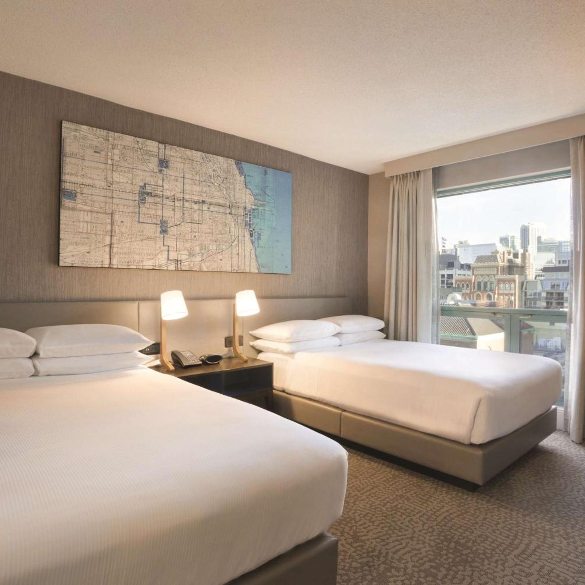 جناح بسرير مزدوج بإطلالة على المدينة، Hilton Chicago Magnificent Mile Suites 4/6