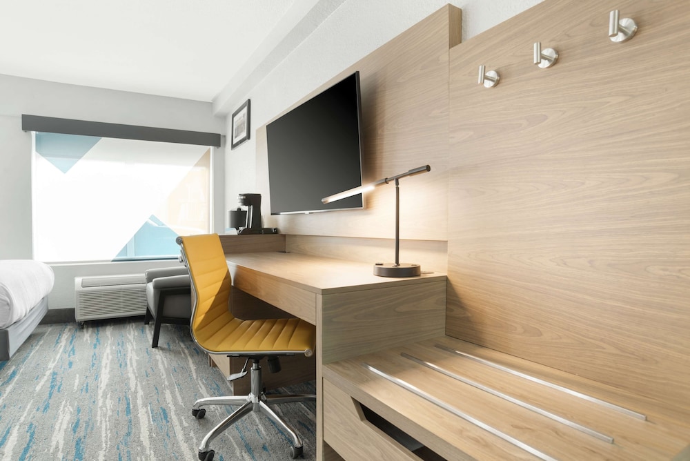Best Western Plus Mobile Inn and Suites 15/24
