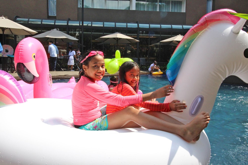 Swiss-Belhotel Pondok Indah 63/69