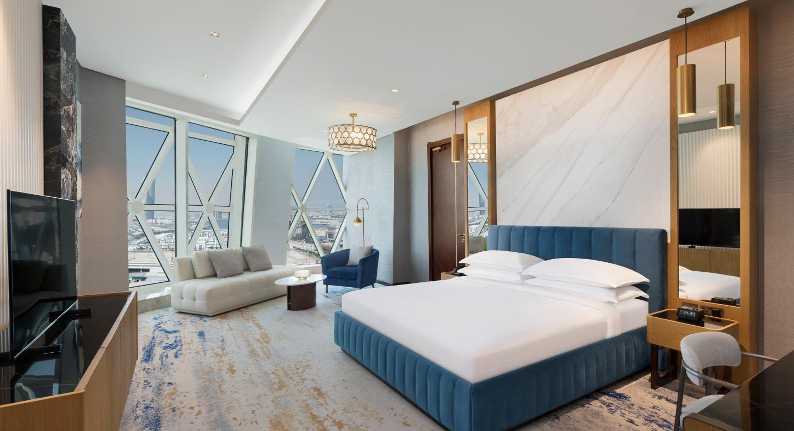 Premium, King Bed, Water View, Kitchenette، Velero Doha 3/10