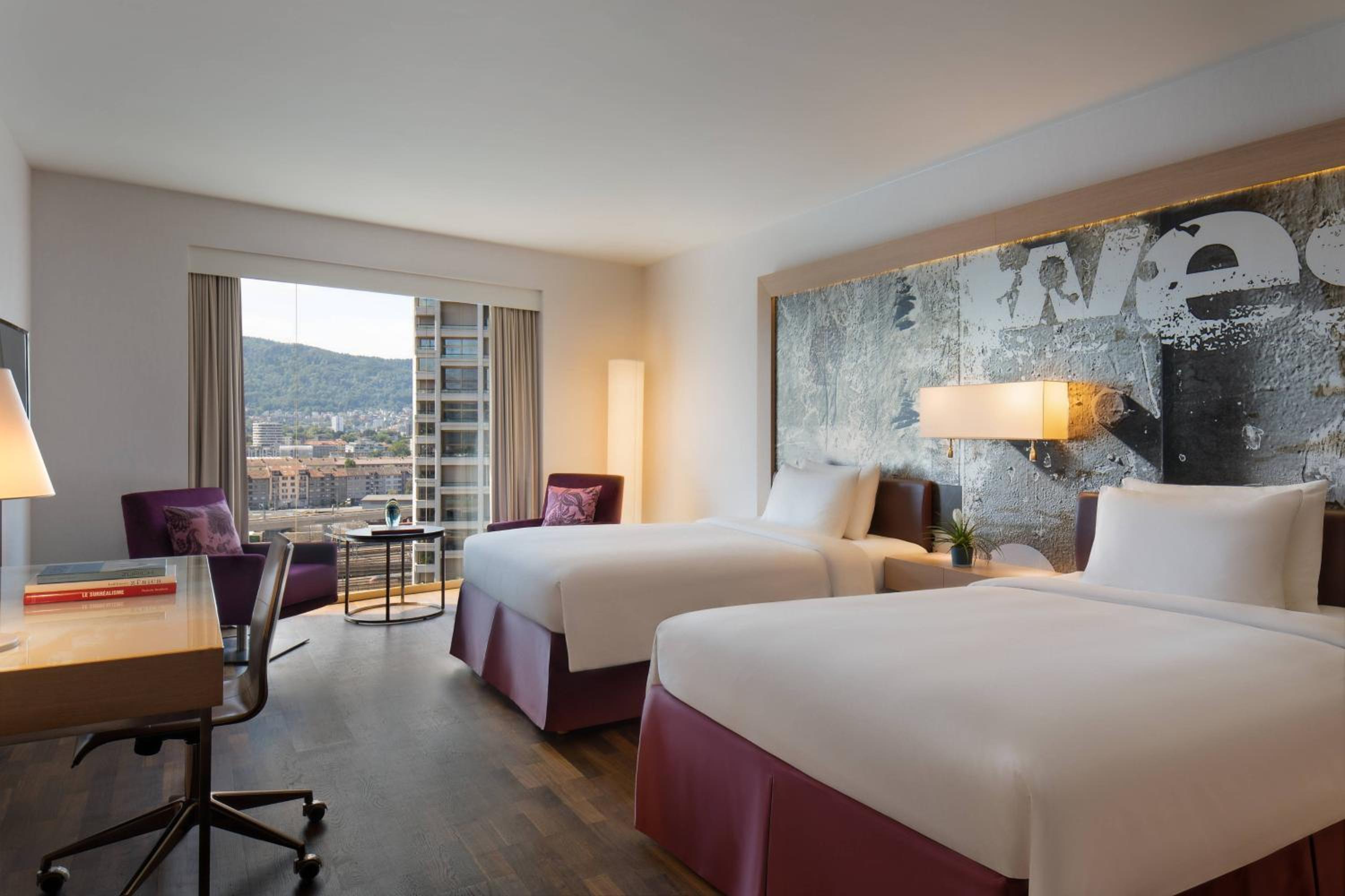 Room, Double Bed, Club Lounge Access