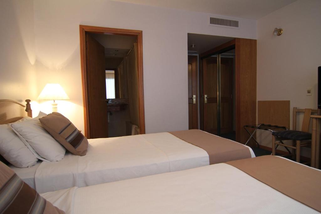 Crystal Palace Hotel 6/49