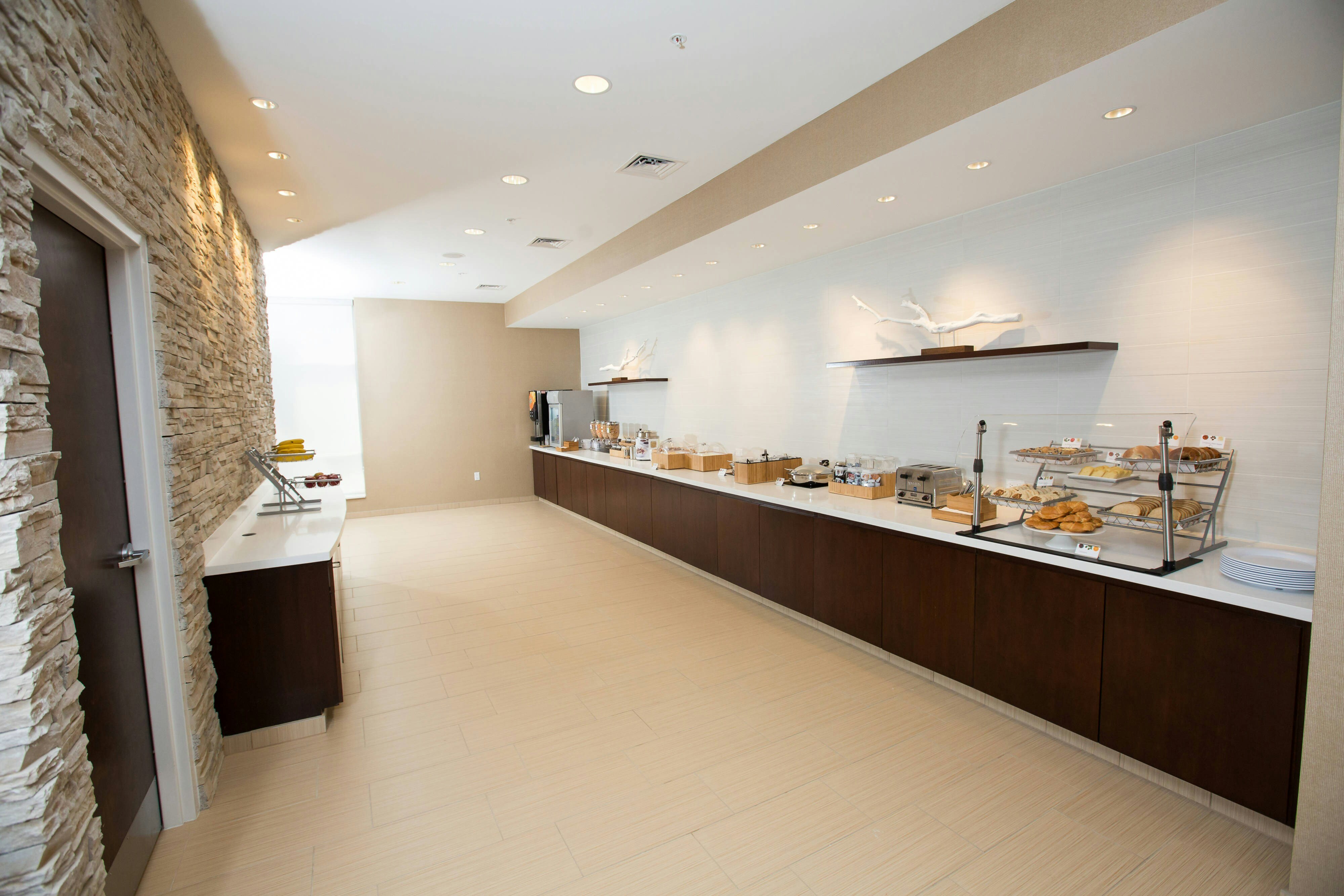 Lobby at SPRINGHILL SUITES BLOOMINGTON, BLOOMINGTON - IN