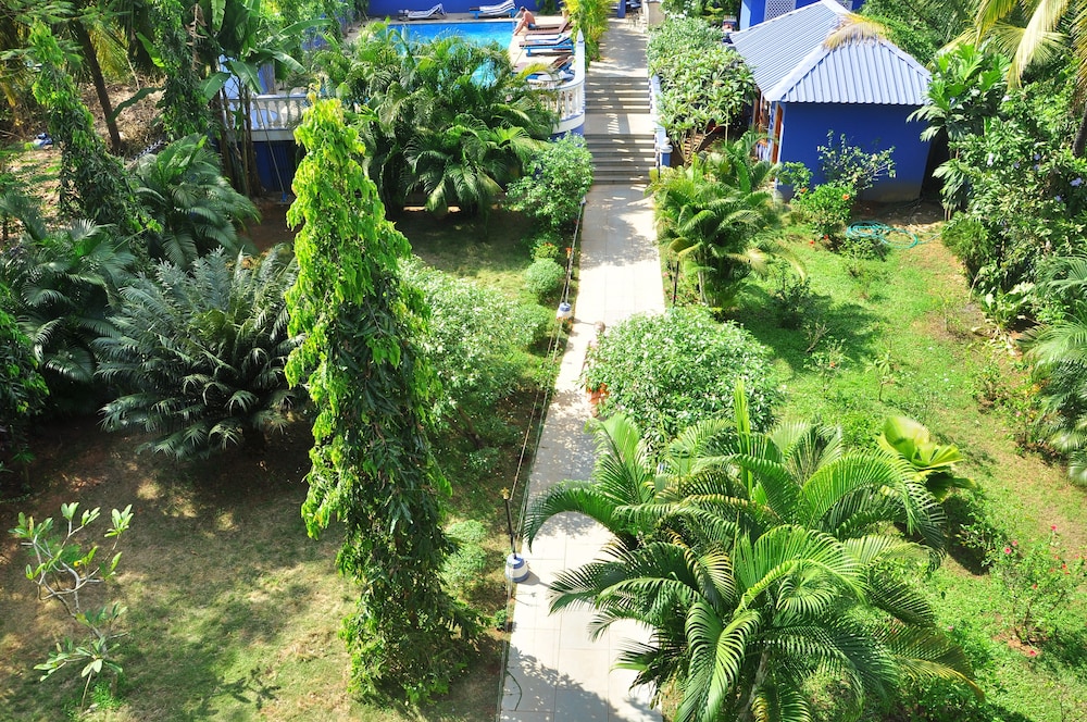 MAYFLOWER BEACH RESORT 32/50