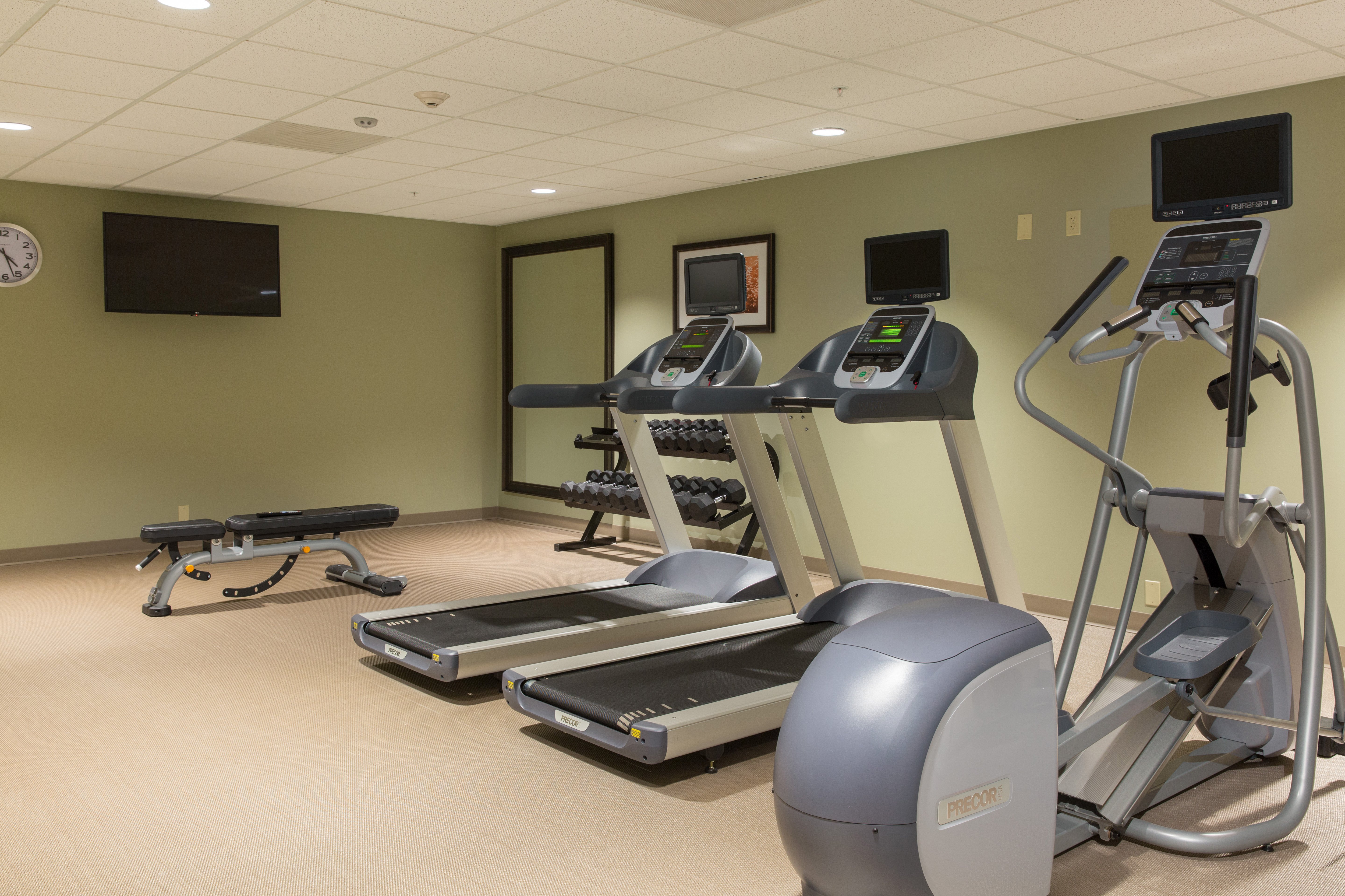 Staybridge Suites Corona South 16/45