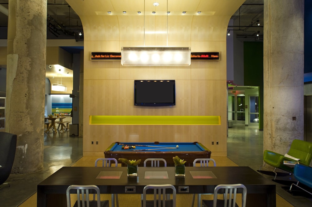 Aloft Dallas Downtown 8/49