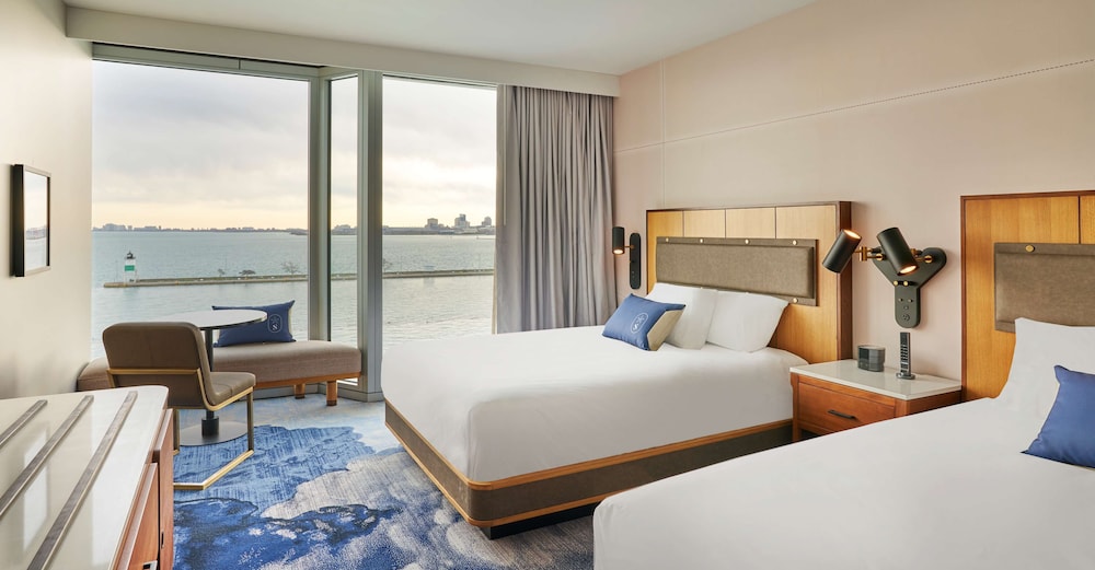 ROOM, 2 QUEEN BEDS, BATHTUB, HIGH FLOOR, ACCESSIBLE