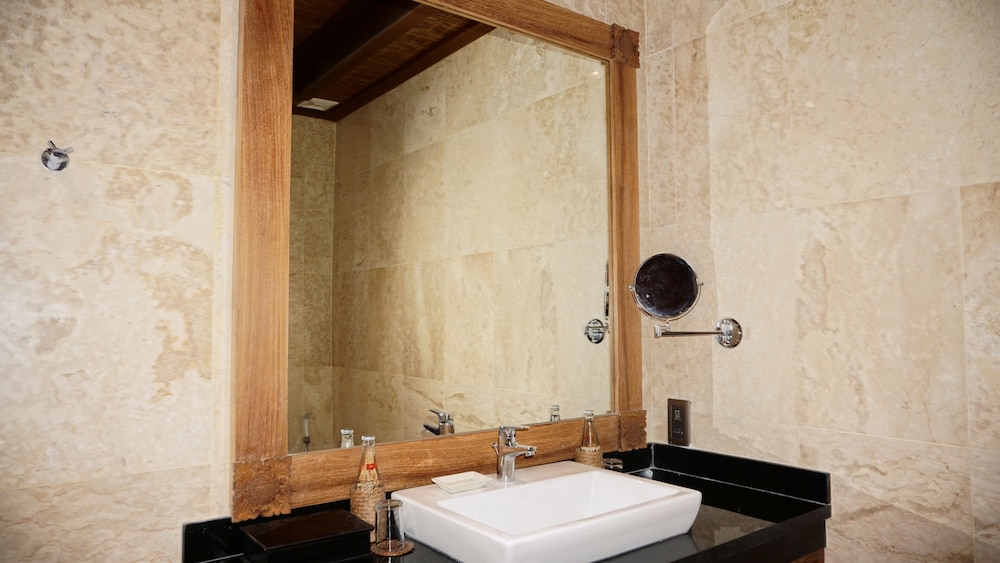 Sakti Garden Resort and Spa 47/50