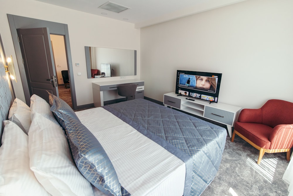 Ck Farabi Hotel 41/65