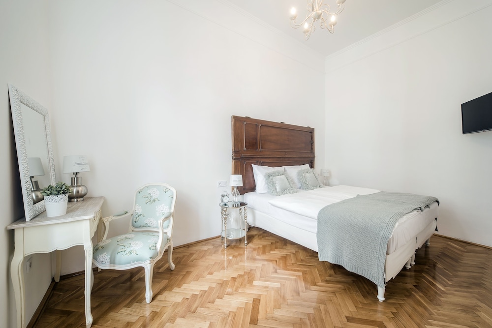 House Beletage 17/71