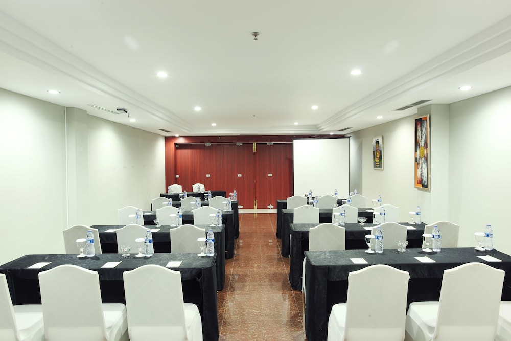 GRAND HATIKA HOTEL 53/59