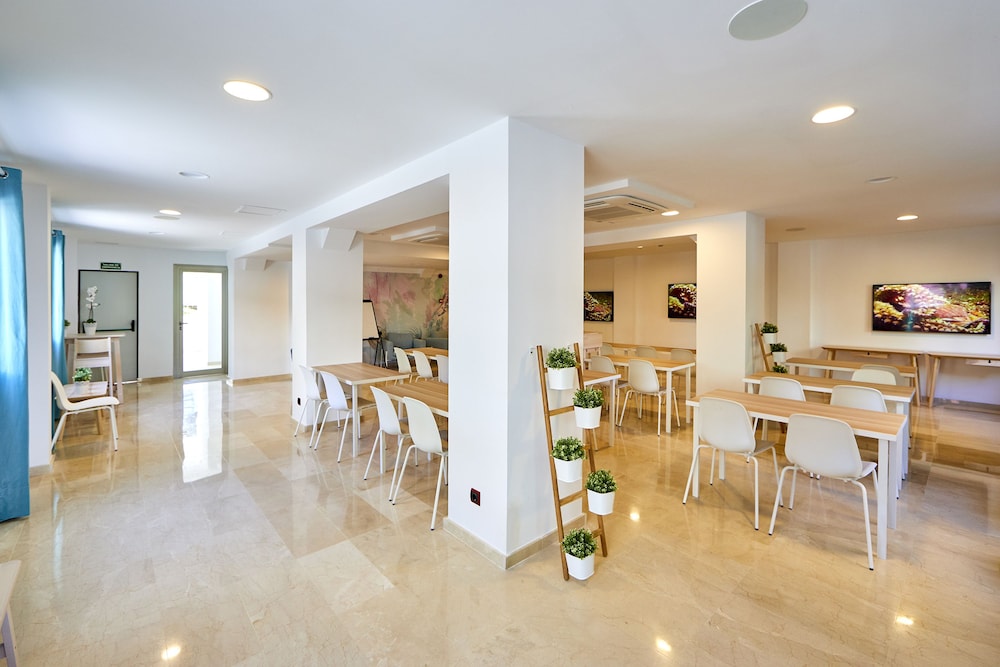 Mediterranean Bay Adults Only 30/49