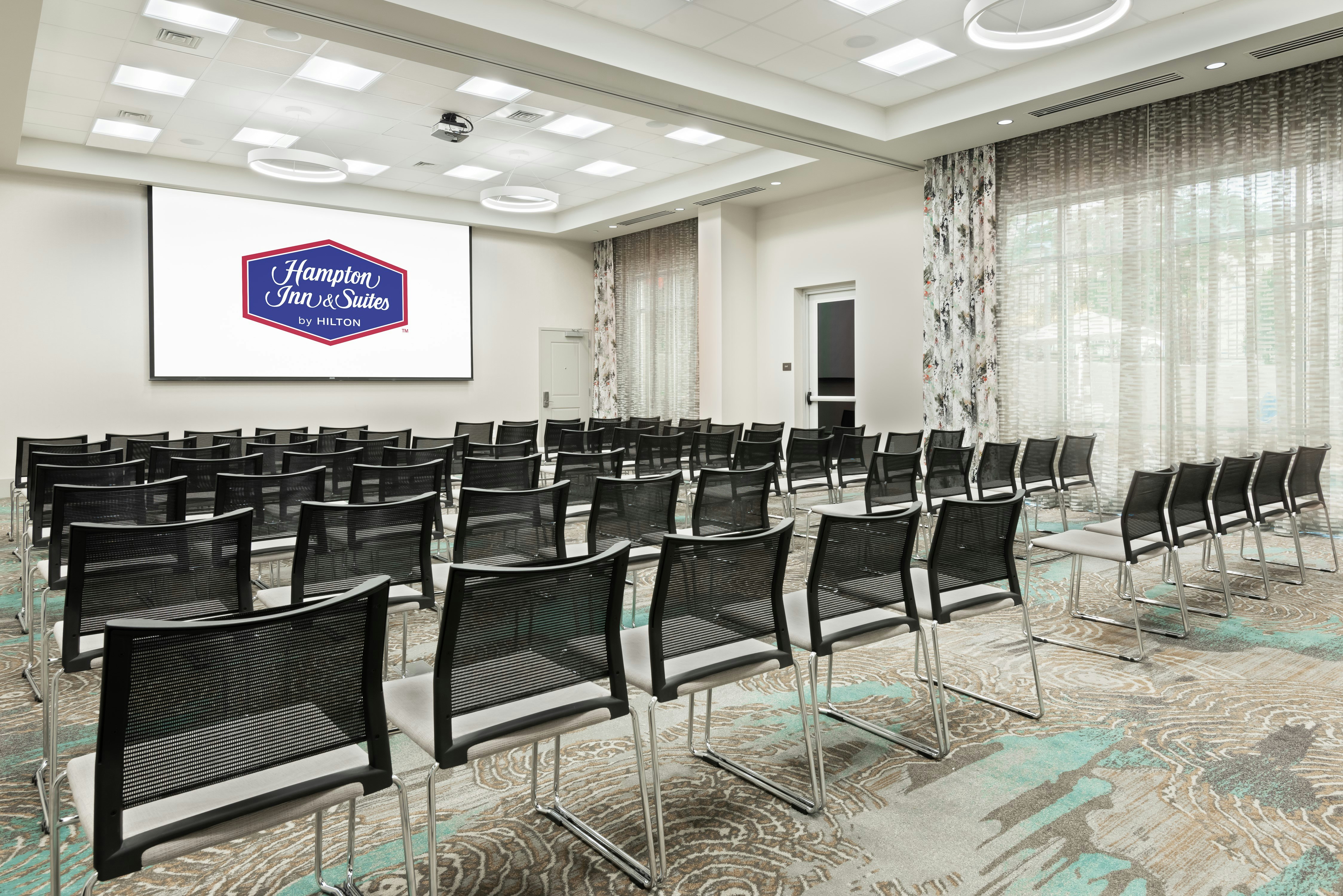 Hampton Inn & Suites Atlanta Buckhead Place Ga 34/44