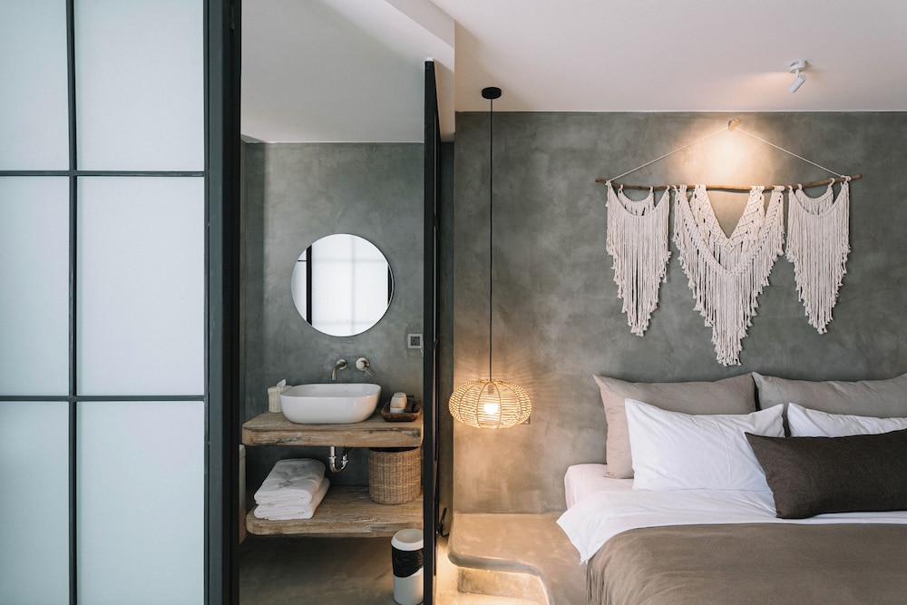 Glory Wabi Sabi Hotel 22/23
