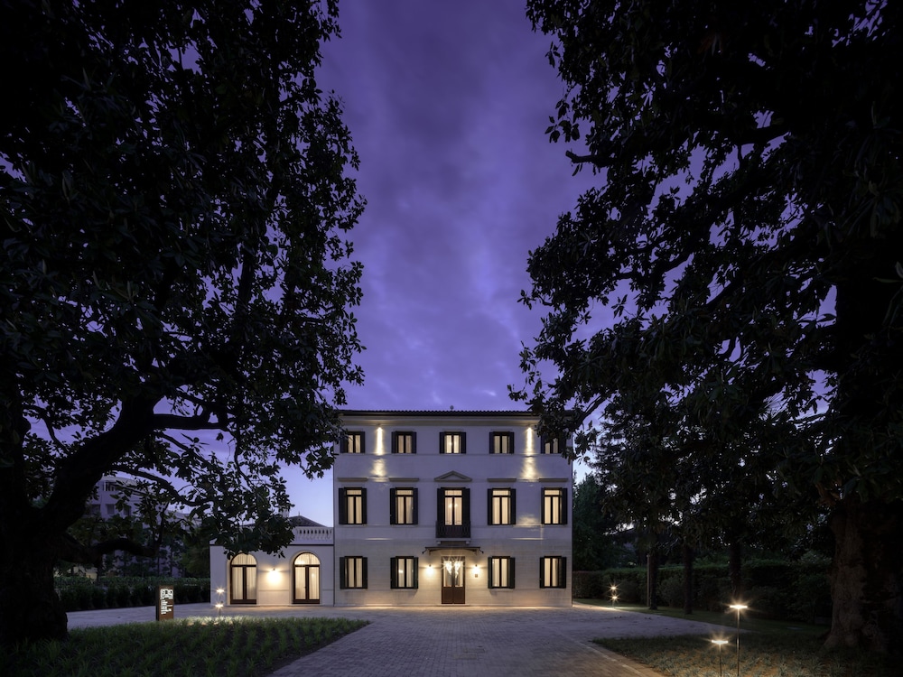 The Foscarini 3/37