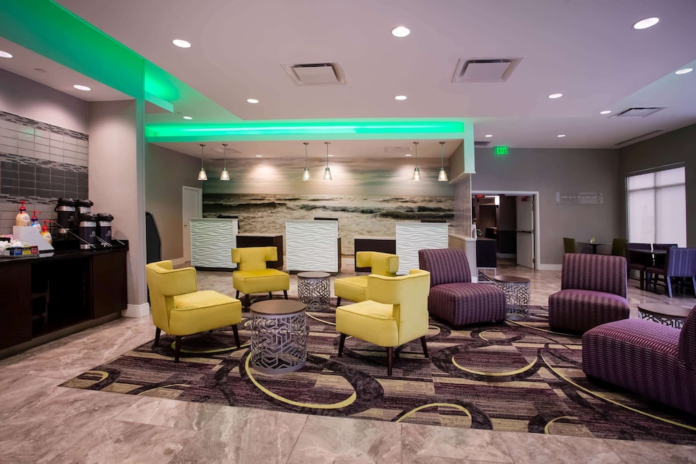 La Quinta Inn & Suites by Wyndham Virginia Beach 34/46