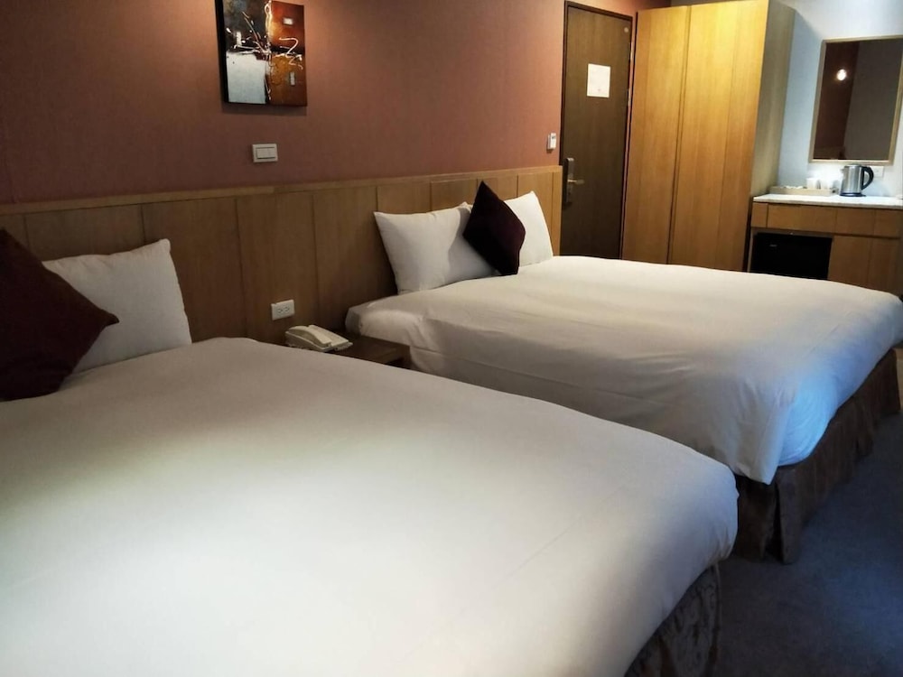 In Young Hotel 15/41