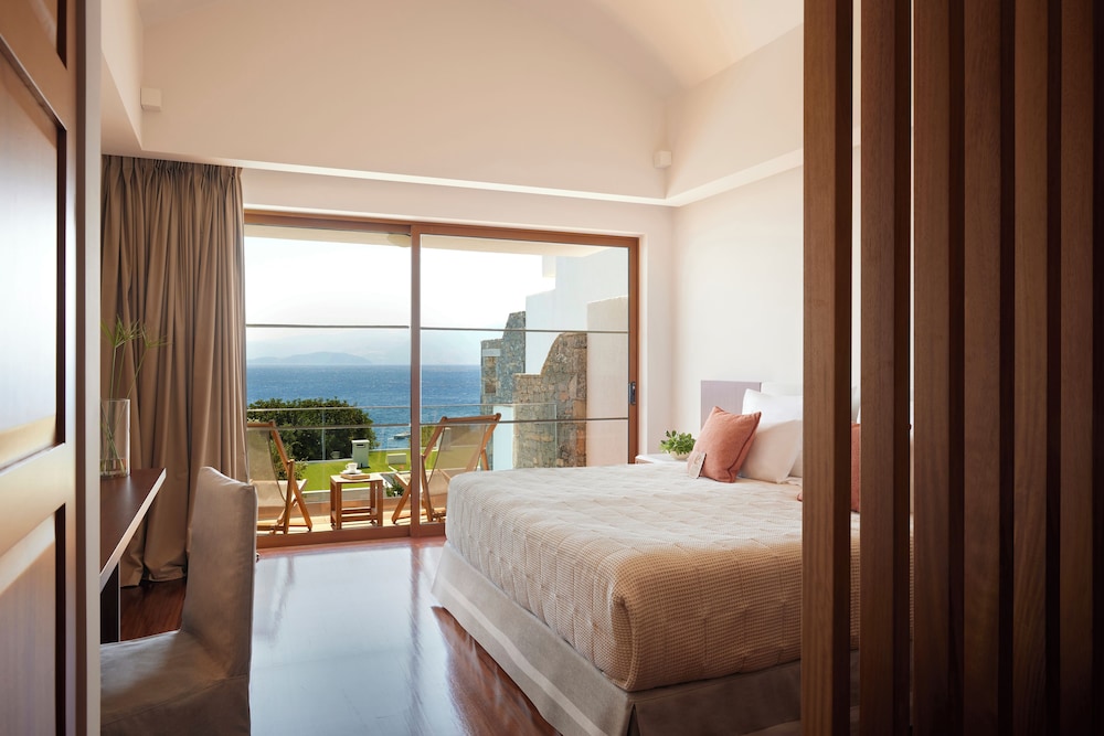 2 Bedrooms, Peninsula, Collection, Suite, 2 Queen Beds, Sofa, Private Pool