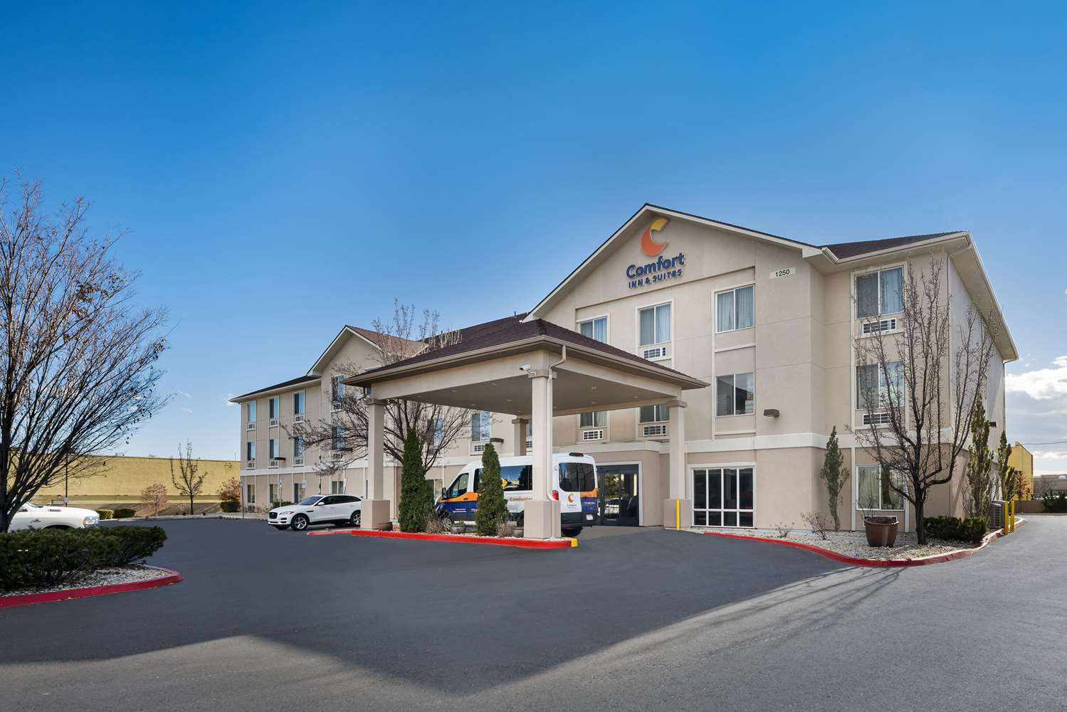 Comfort Inn & Suites Airport Convention Center 41/43