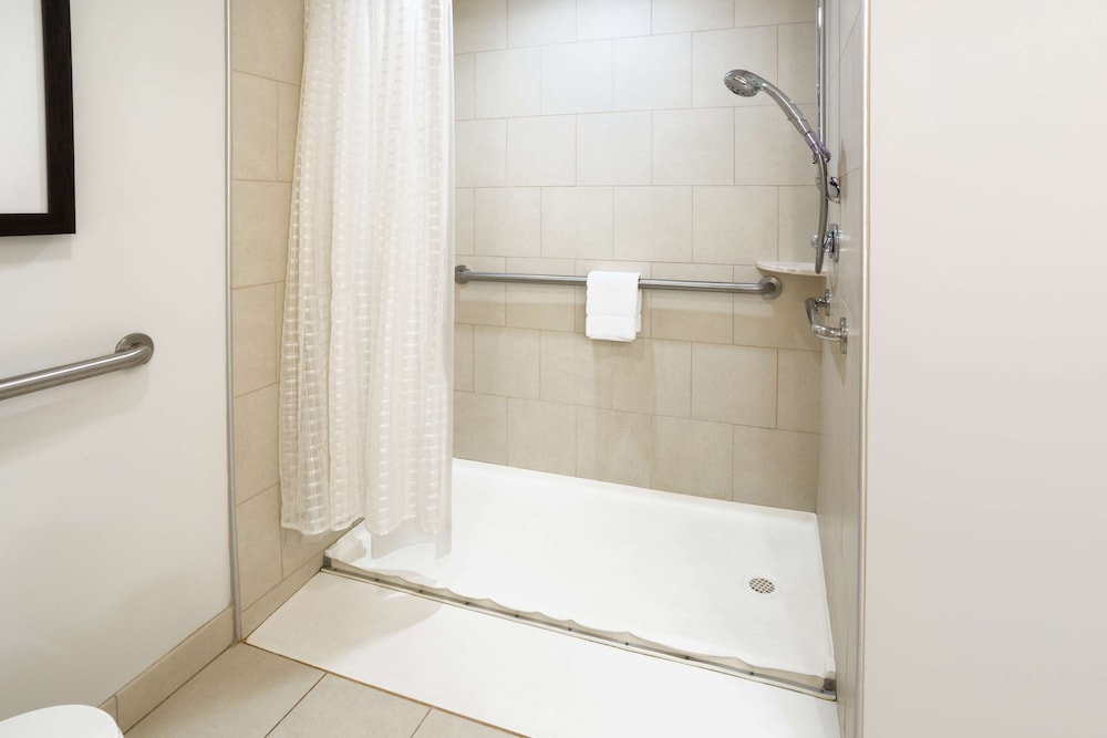 HYATT house Hartford North/Windsor 12/55