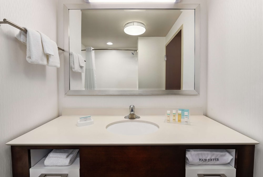 Hampton Inn and Suites Mount Joy Lancaster West 25/43