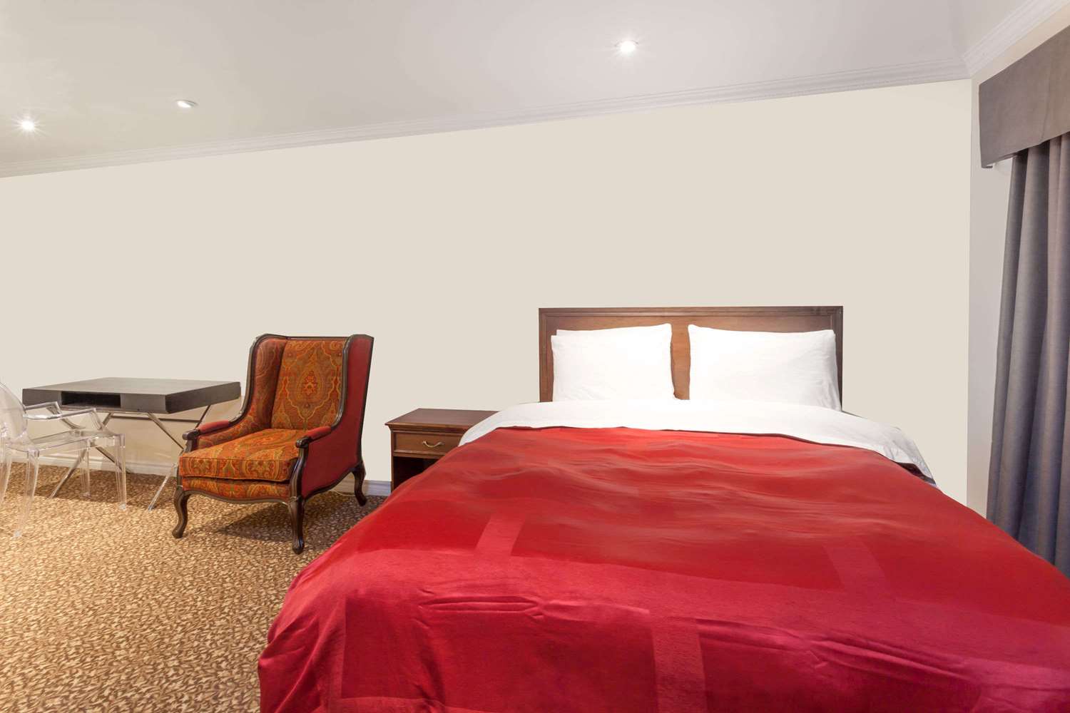 Standard, Queen Bed