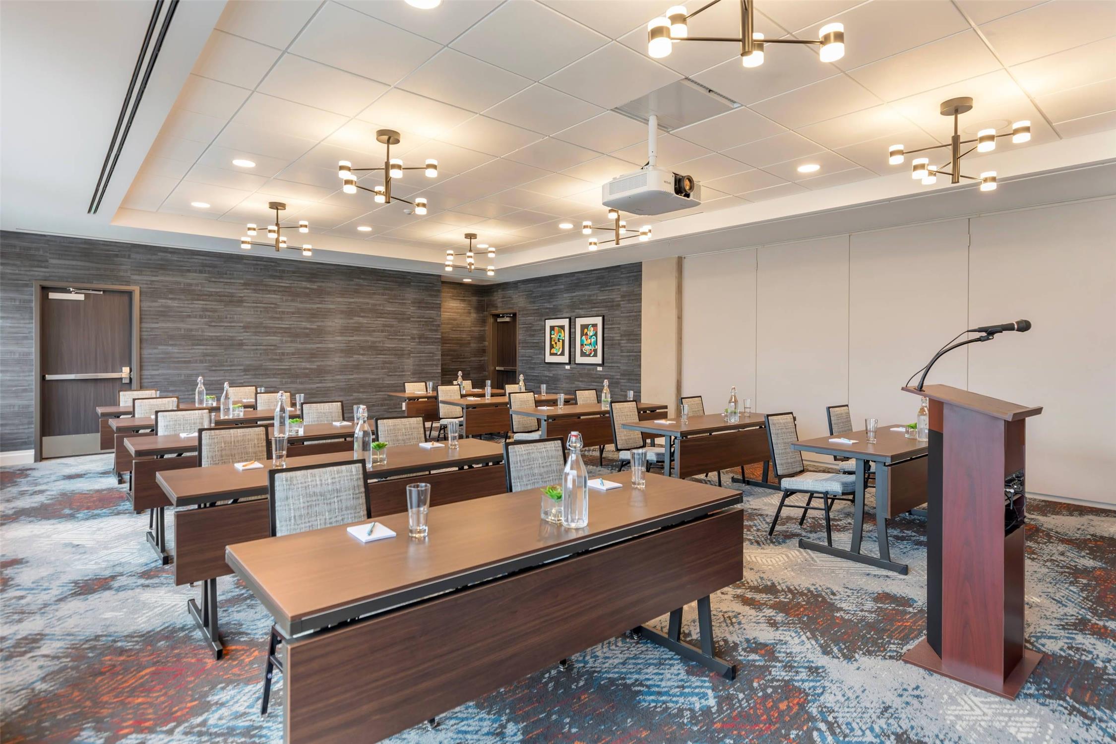 Cambria Hotel Denver Downtown RiNo CO 34/44