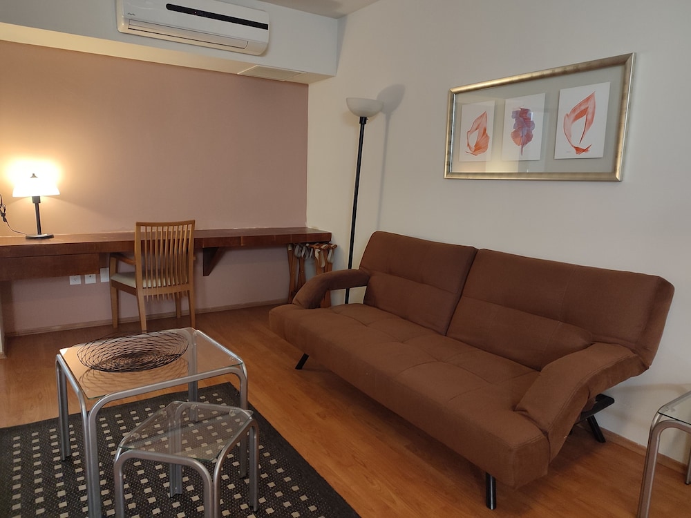 Lombardo Suites 35/50