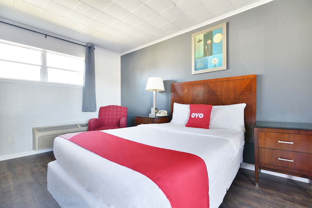 Hotel McAlester OK S Main St 8/49
