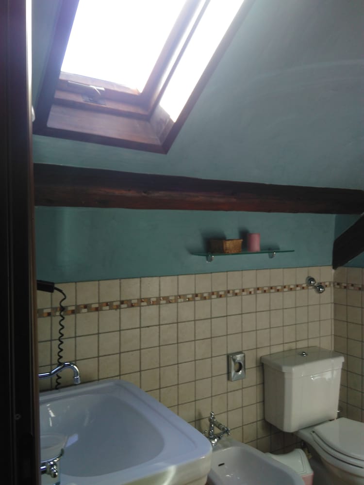HOTEL VILLA DORATA, ETNA 43/44