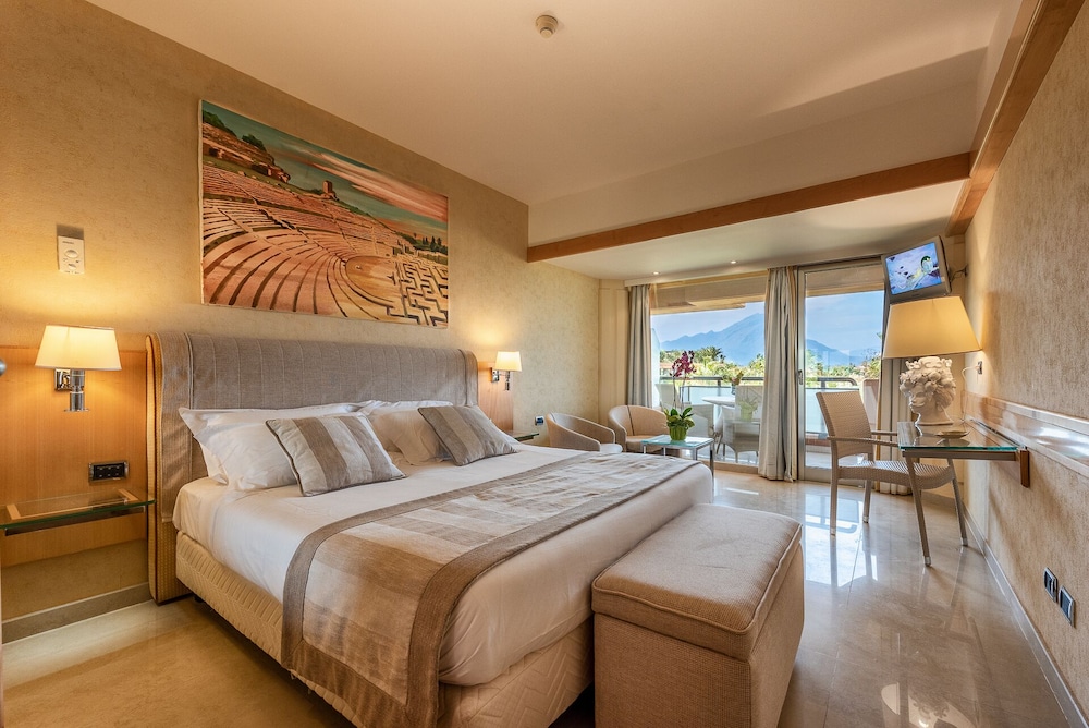Acacia Resort 10/50