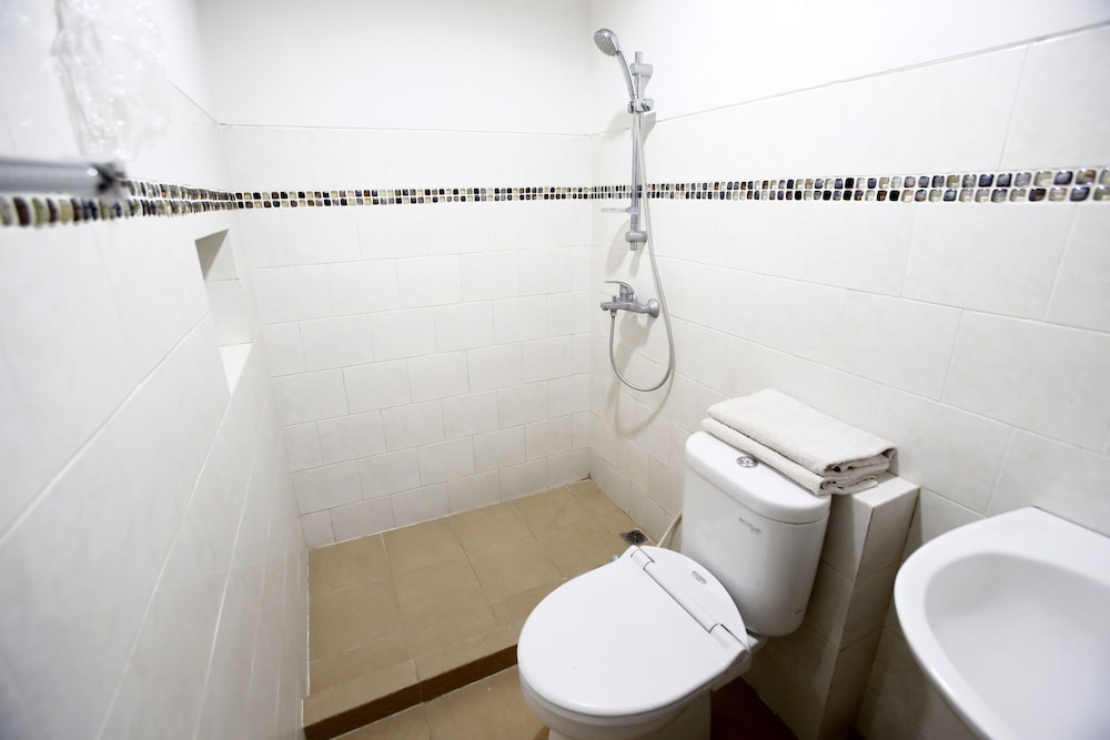 Reddoorz Plus At Guntur Raya Setiabudi 19/22
