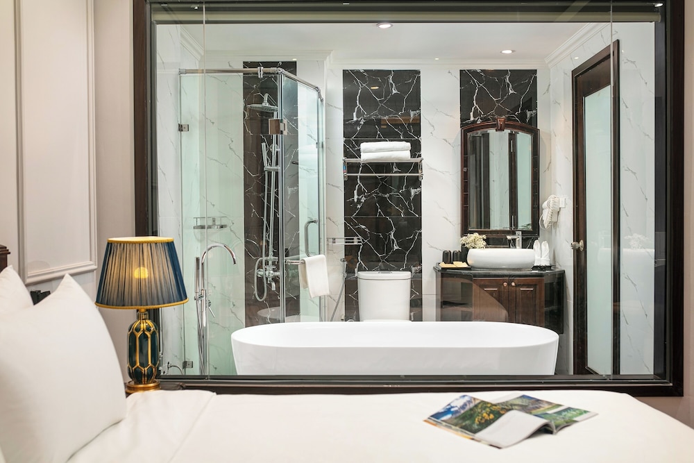 Salute Premium Hotel & Spa 35/36