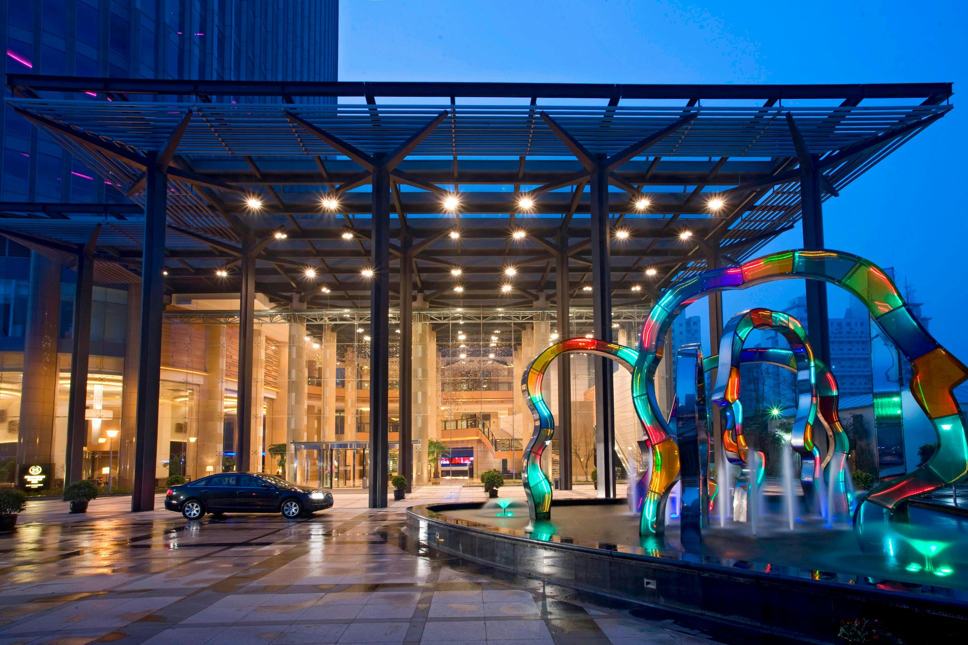 Sheraton Grand Shanghai Pudong Hotel and Residences 20/21