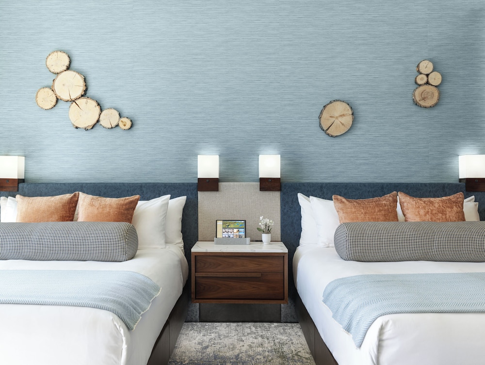 Tahoe, 2 Queen Beds, Lake View