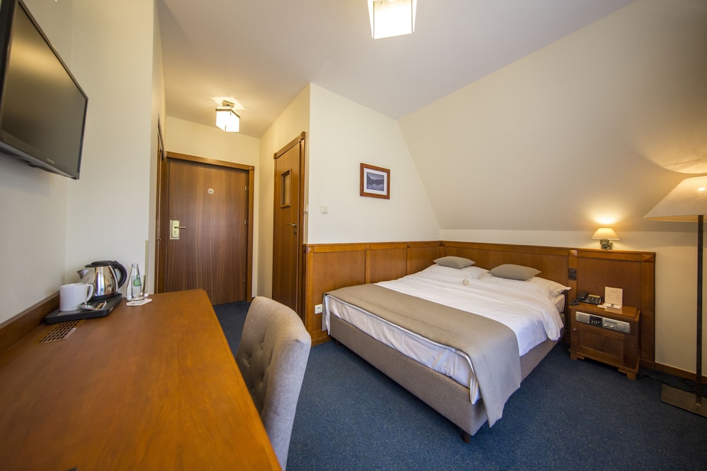REDYK HOTEL 15/49