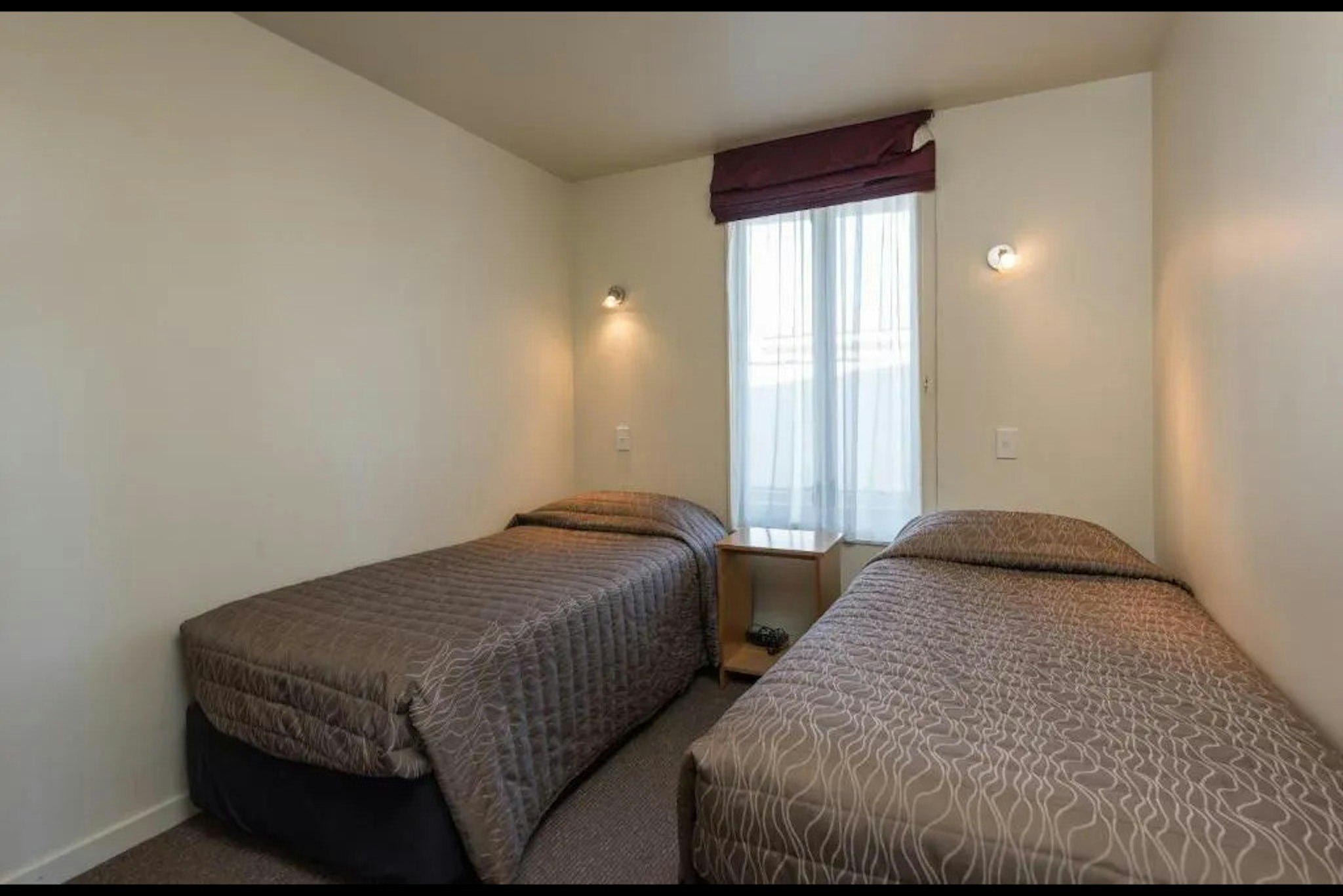 Parkside Motel 23/75