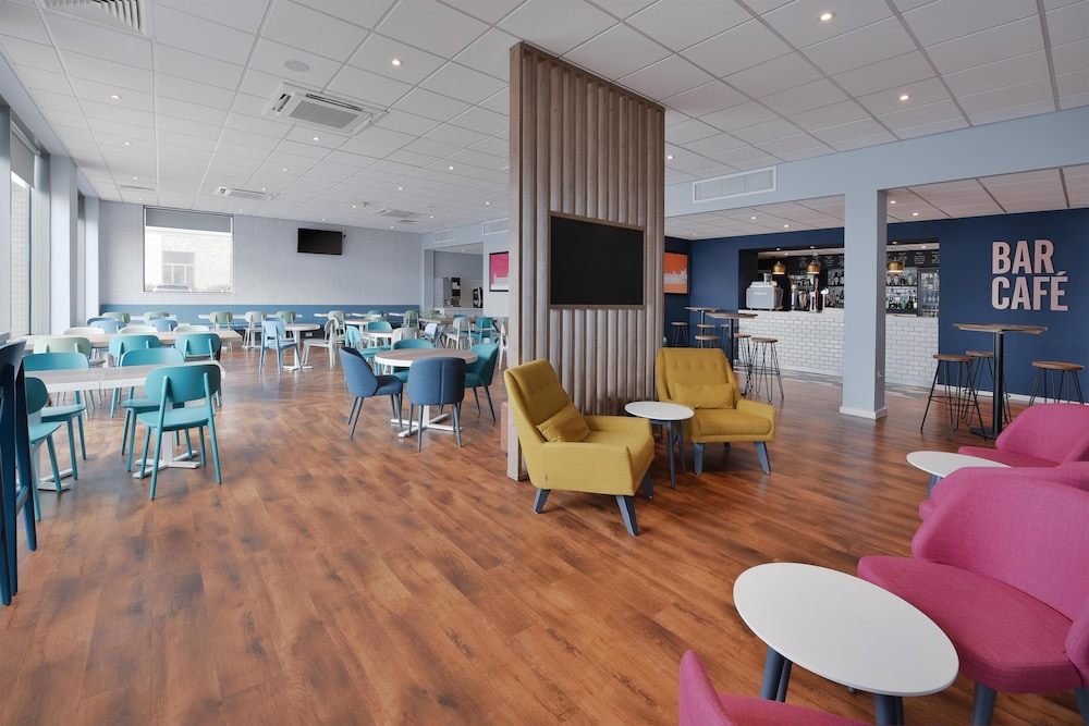 Travelodge London Excel 28/35
