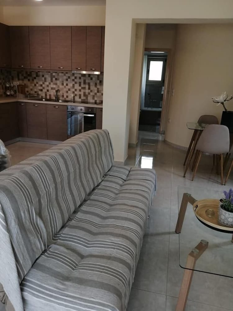 Bounatsa Studios & Apartments 26/43